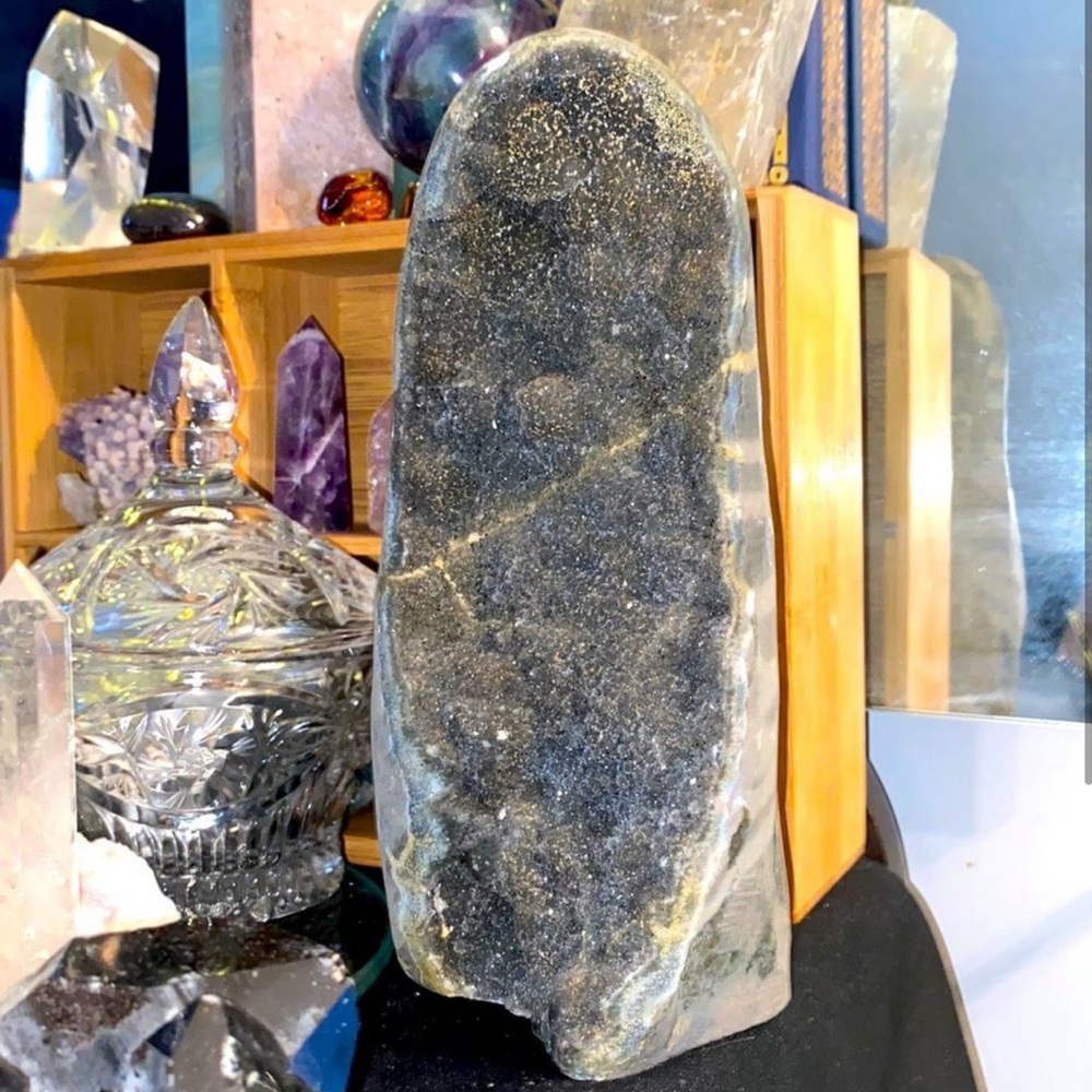 Black Amethyst Cut Base